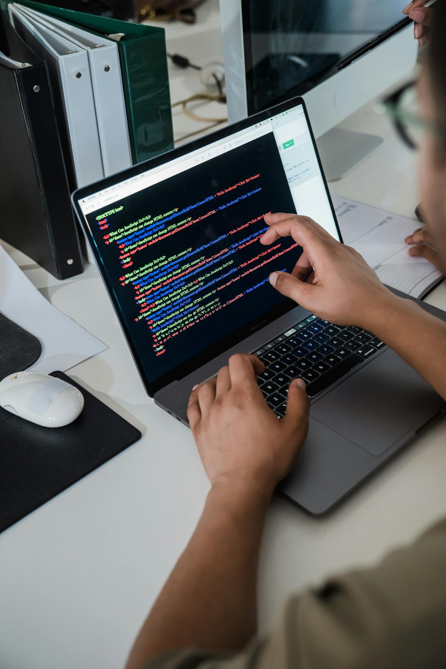 https://leasing.weblance-devs.pl/wp-content/uploads/2025/12/pexels-mizunokozuki-12899188-scaled.jpg